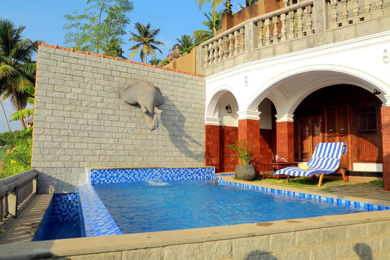 מלון קובאלאם Ayursoma Ayurveda Royal Retreat מראה חיצוני תמונה