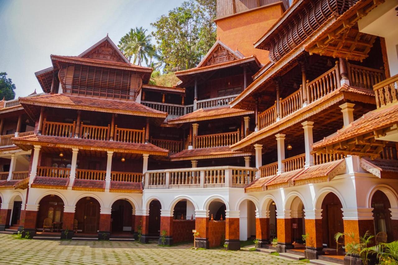 מלון קובאלאם Ayursoma Ayurveda Royal Retreat מראה חיצוני תמונה