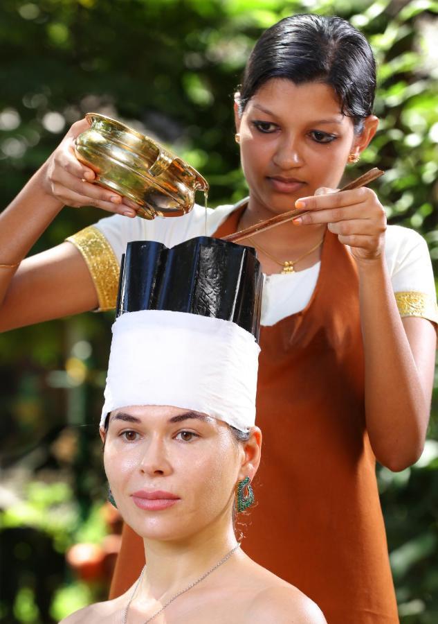 מלון קובאלאם Ayursoma Ayurveda Royal Retreat מראה חיצוני תמונה